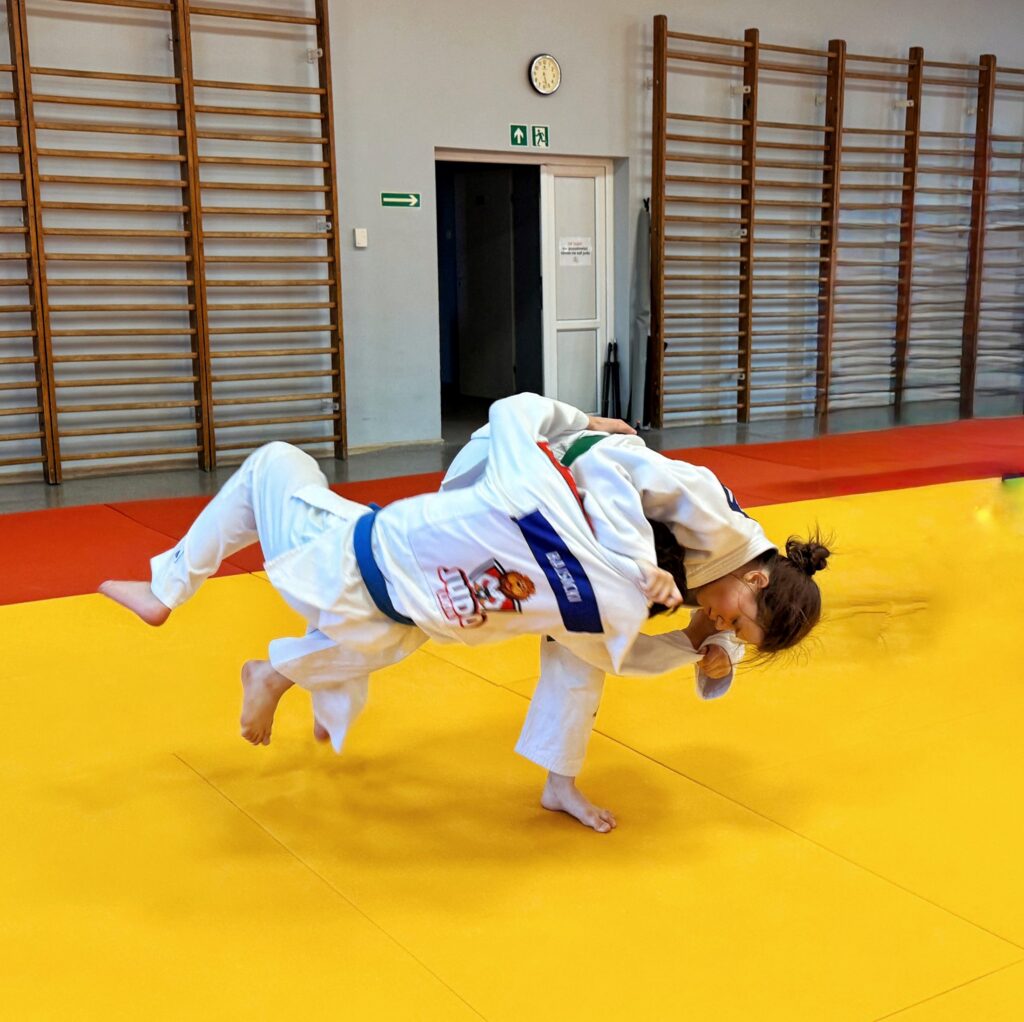Trening judo UKS Judo Lion podczas zgrupowania w Cetniewie