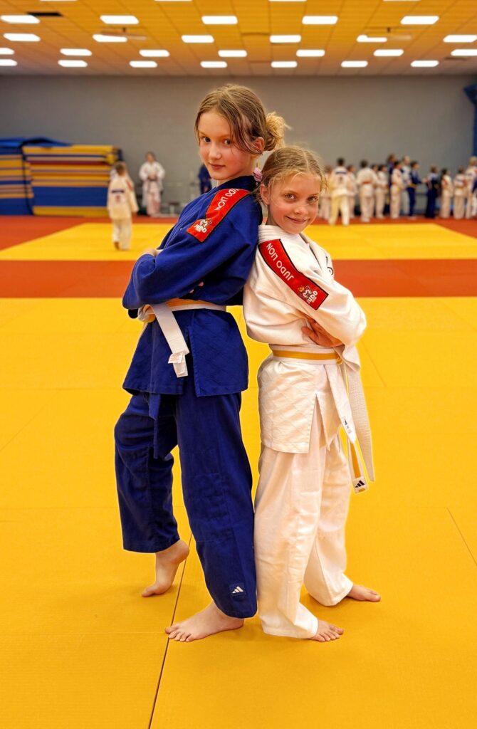 Zdjęcie grupowe zawodników UKS Judo Lion na zgrupowaniu w Cetniewie